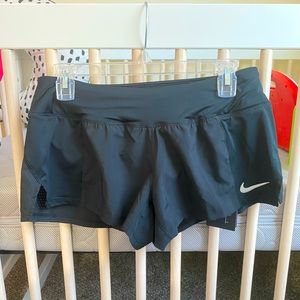 *NWT* Nike Dryfit 2.5" Running Shorts